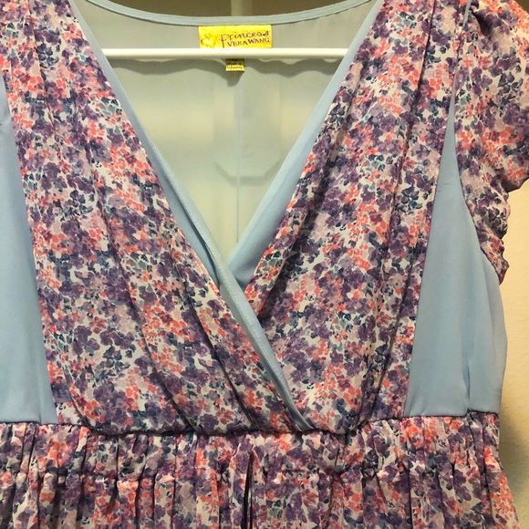 Spring dress - Picture 2 of 2